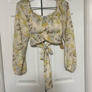 Madden NYC Boho Yellow Floral Tie-Back Blouse